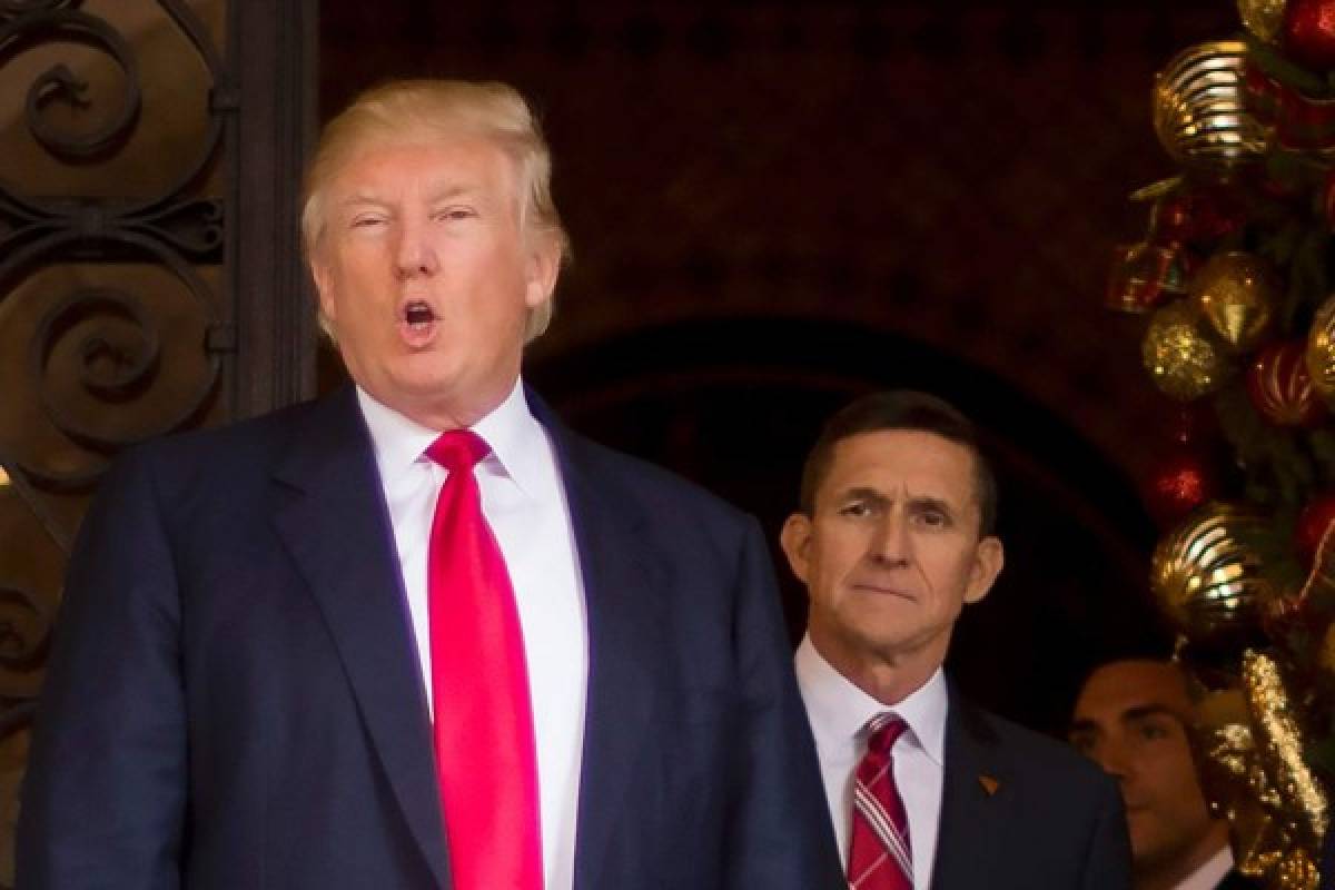 Renuncia Michael Flynn, el consejero de Seguridad Nacional de Trump
