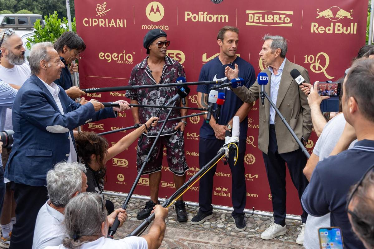 Ronaldinho regresa del retiro a sus 46 años, ya fue presentado y el salario que tendrá