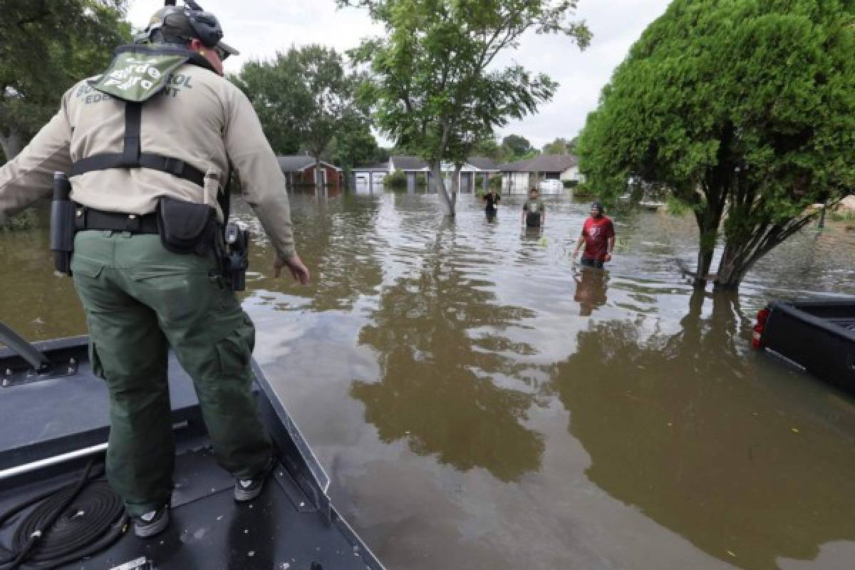 Cifra de familias hondureñas albergadas en Texas, aumenta a 13