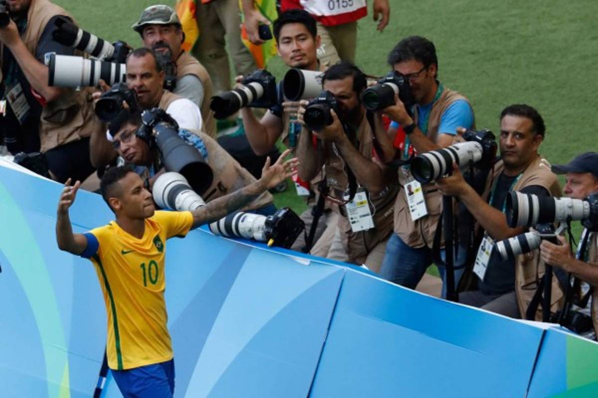 Neymar fue abucheado por la prensa brasileña
