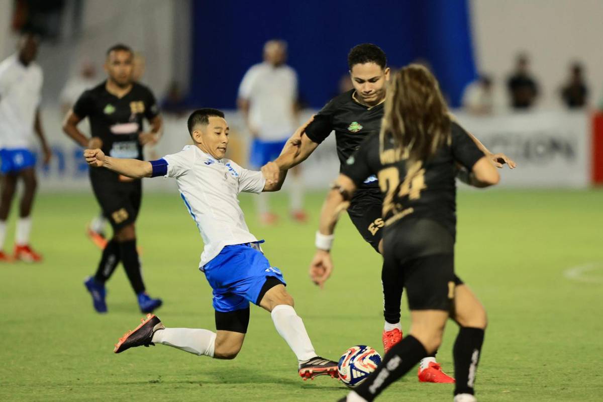 ¿Por qué no metieron a jugar al alcalde Roberto Contreras en el partido de tiktokers en Honduras?