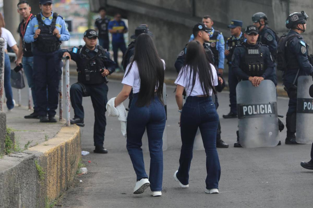 Las bellas chicas que se robaron  miradas en el clásico capitalino entre Motagua y Olimpia