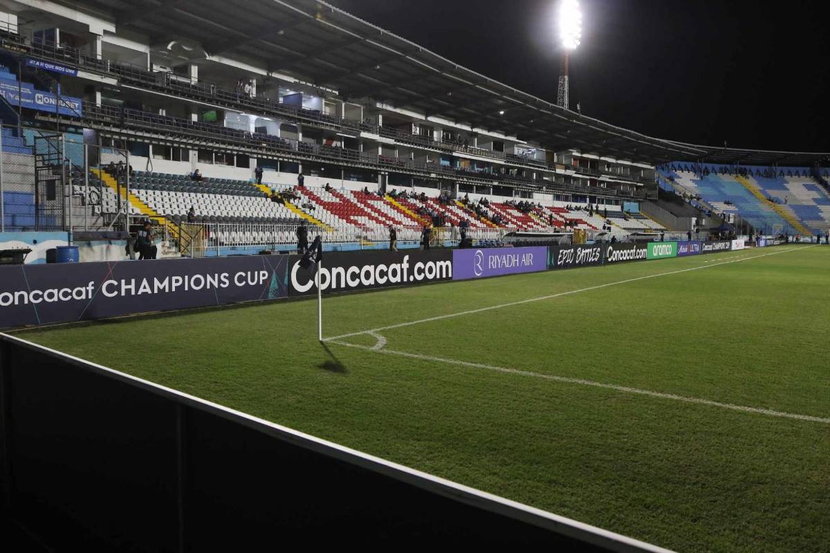 Penoso: Con sillas plásticas y arreglos de último minuto se jugará el Motagua vs Cincinnati