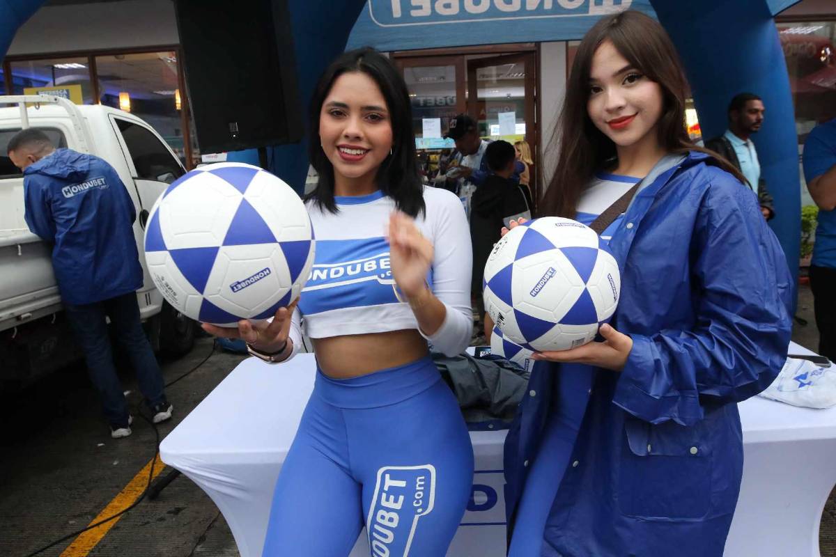 En fotos: Ambiente de fiesta viven aficionados que llegaron a apoyar a la Selección de Honduras