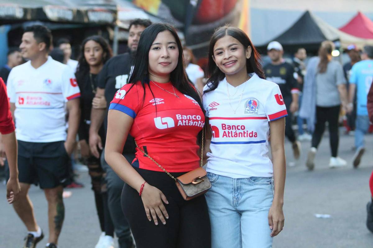 ¡Fue una pasarela! Las bellas chicas que encendieron la previa del Olimpia vs Alajuelense