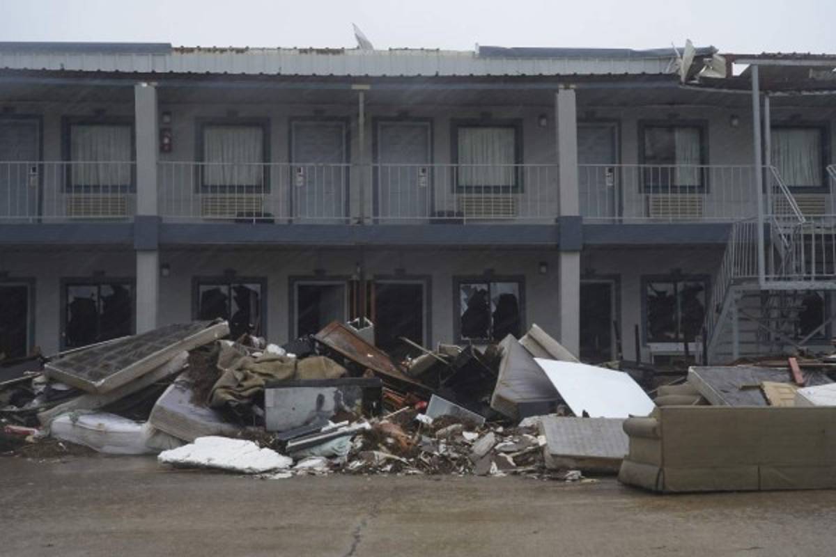 Los residentes a lo largo de la costa del Golfo se están preparando para la llegada del huracán Delta, que se espera que toque tierra como tormenta de categoría 2 en Louisiana. Foto: AFP