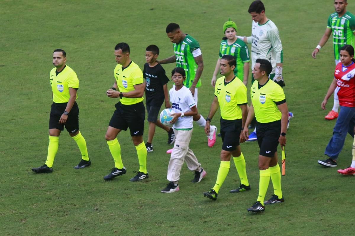 Novia de jugador captada, sorpresa con Wilmer Velásquez y villano de Olimpia ante Marathón