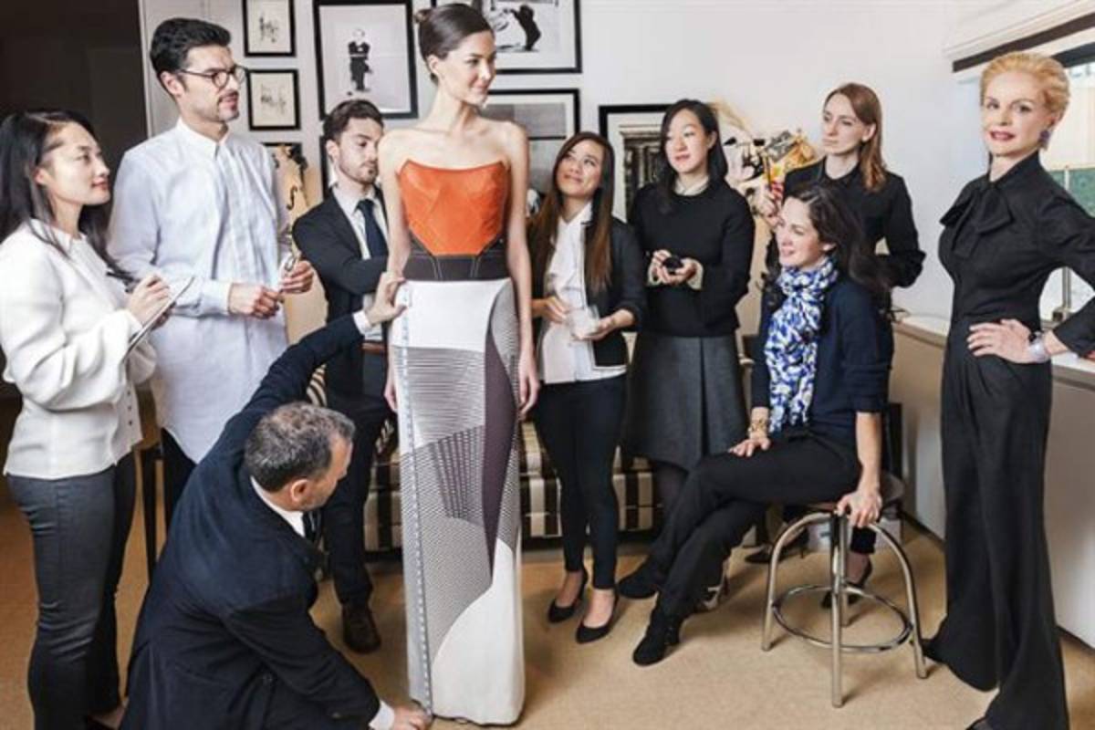 La marca «Carolina Herrera» llegó a convertirse en la filial estadounidense de la compañía española de moda y perfumería Puig.