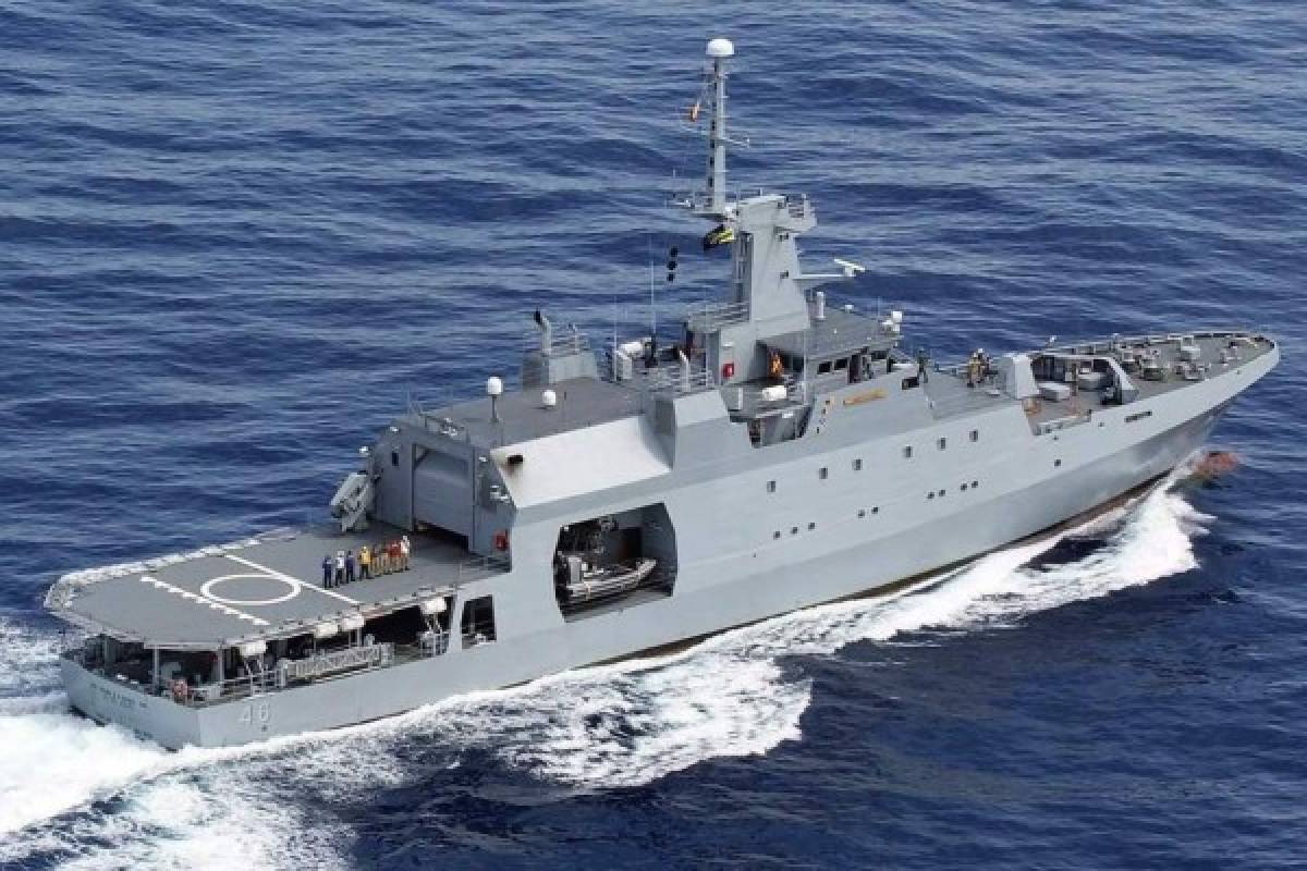 15 navales se capacitan en pilotaje de buque en Israel