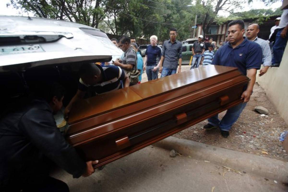 Impotencia y dolor por masacre en la Arturo Quezada