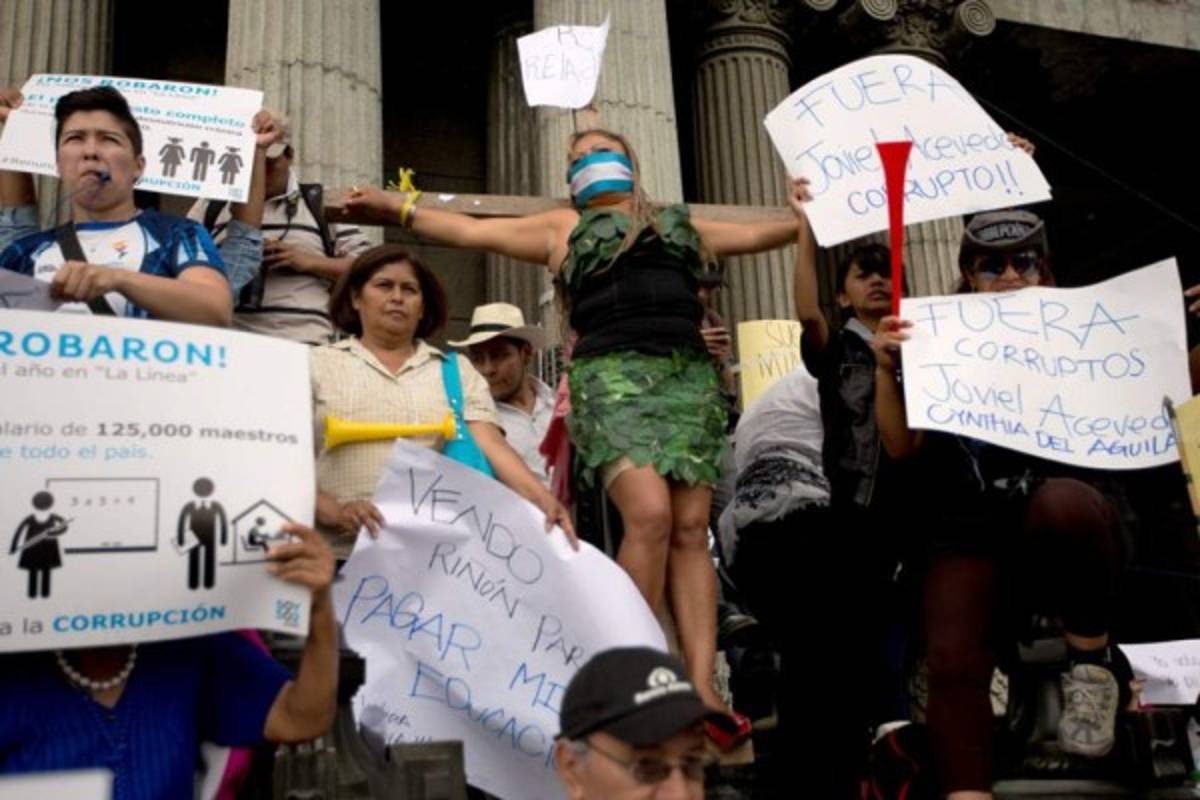 Capturan a directores de Banco Central y Seguro Social de Guatemala por corrupción