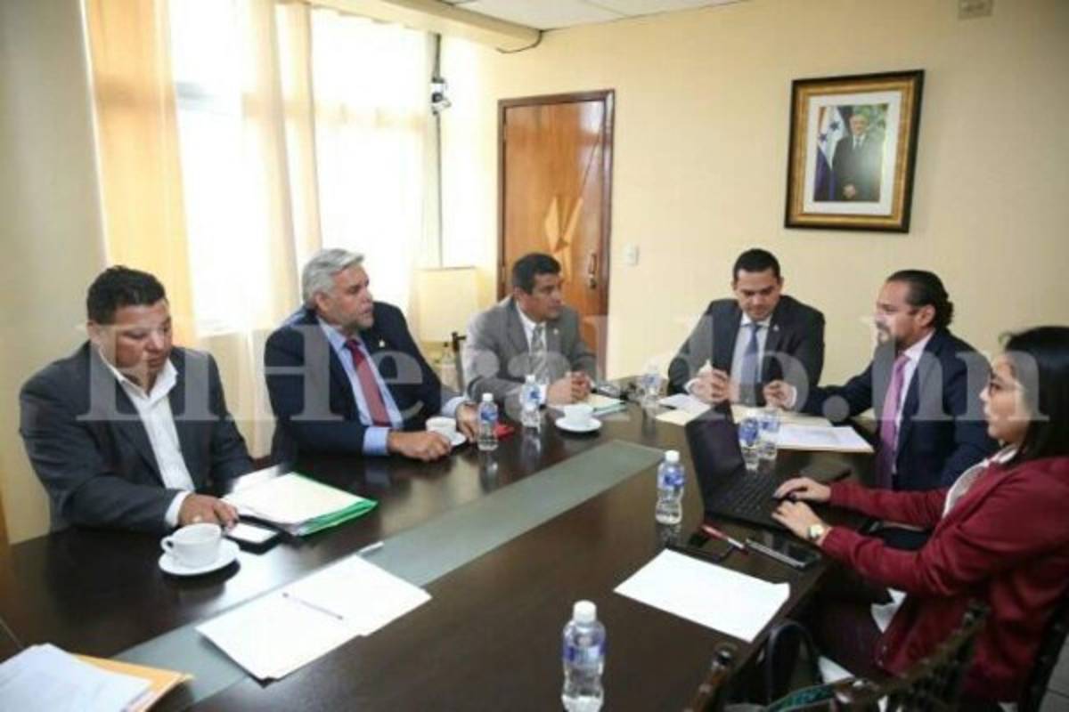 Listos los 30 aspirantes a Unidad Fiscalizadora de Partidos Políticos de Honduras  