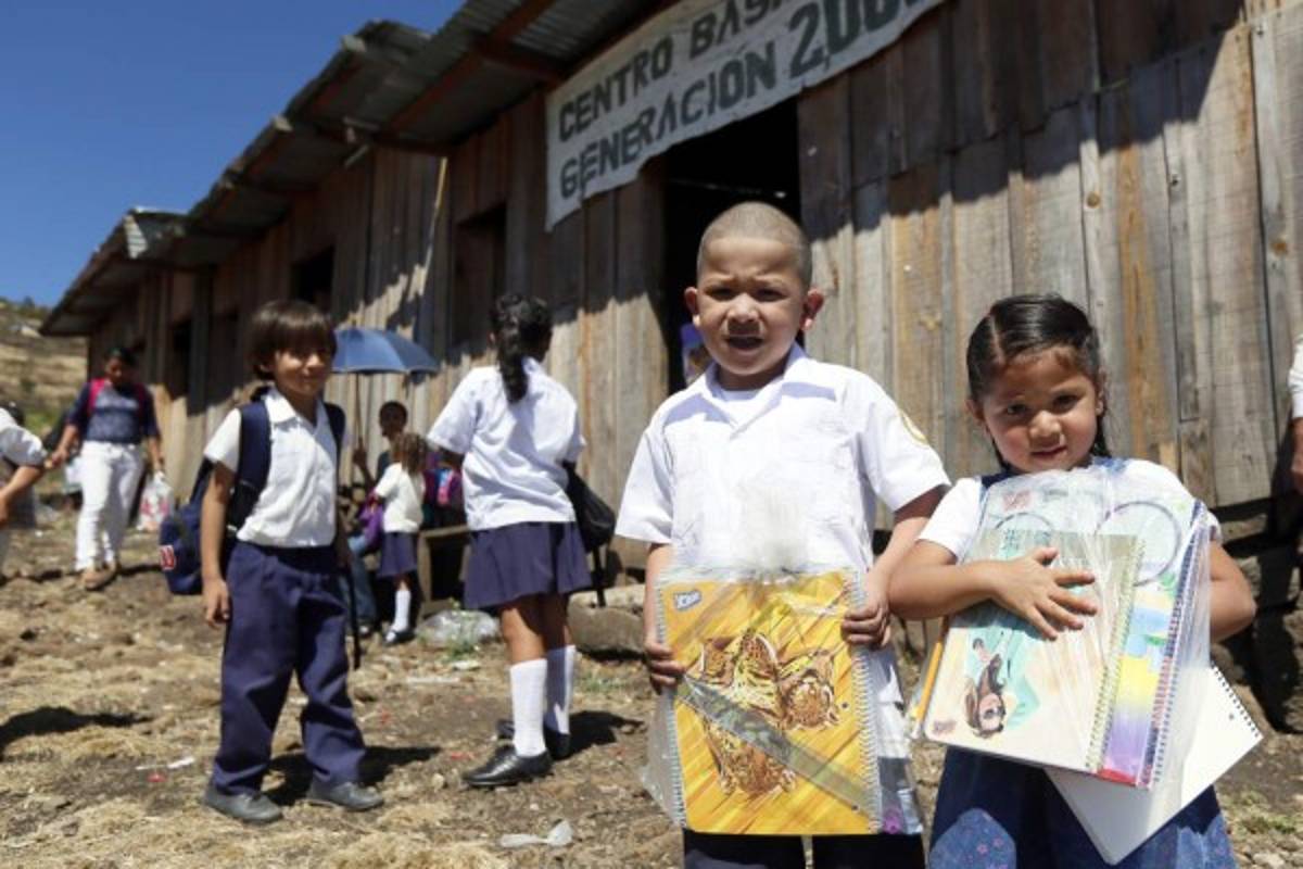 Con 120 sonrisas de Generación 2000 inicia La Maratón del Saber