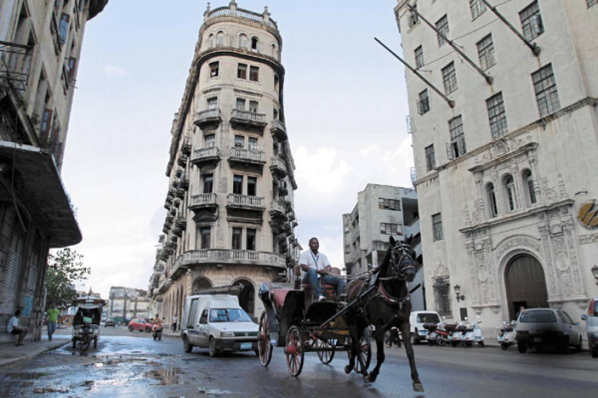 Aprueban compraventa de casas, júbilo entre cubanos