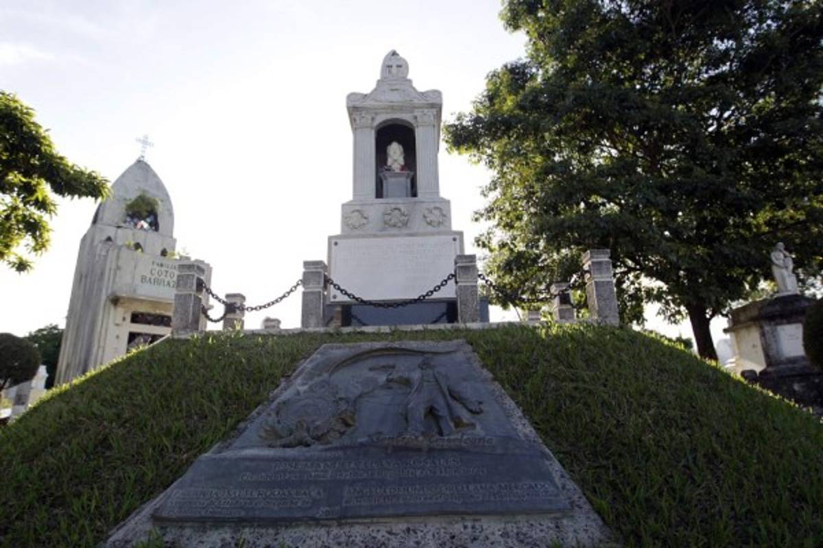 Tumba de Francisco Morazán luce imponente