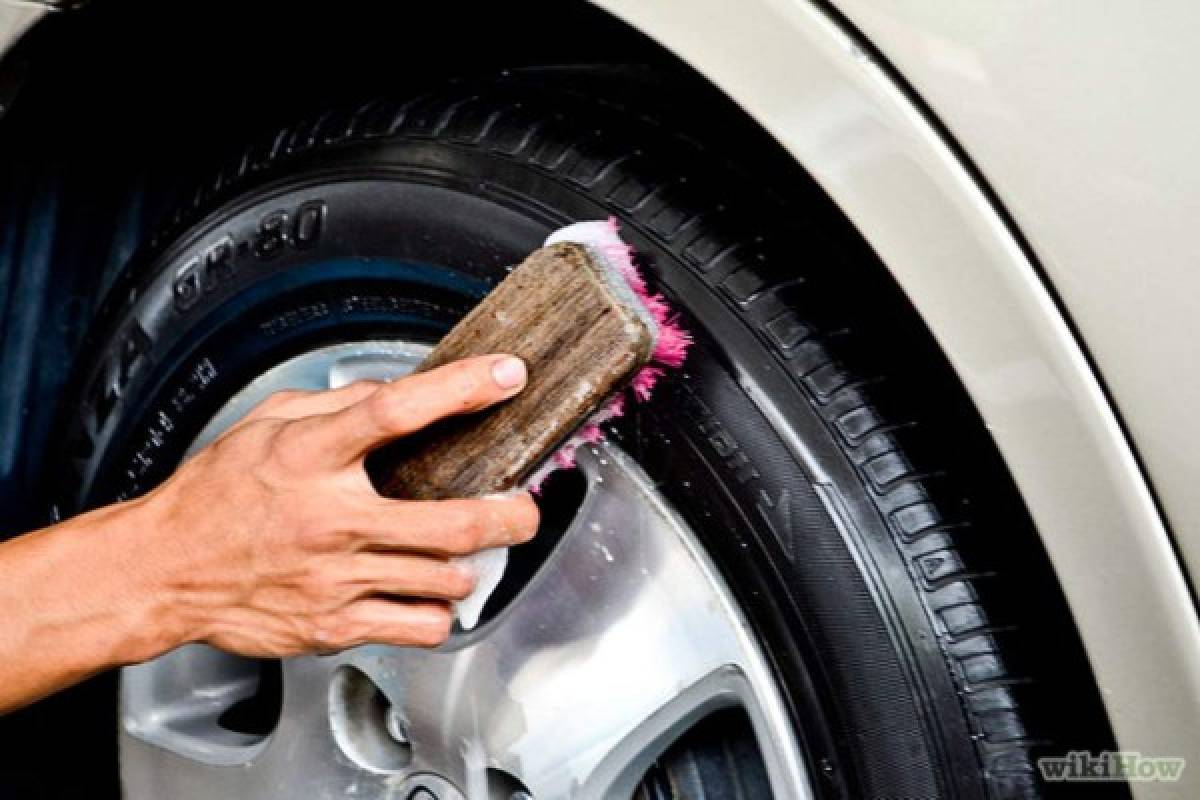 Lubricantes caseros para mantener negras las llantas de tu auto