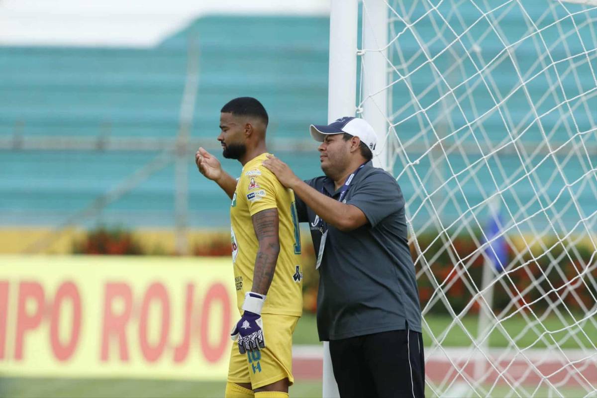 Linda chica se roba el show, jugador con look exótico y tristeza de Platense tras caer ante Motagua