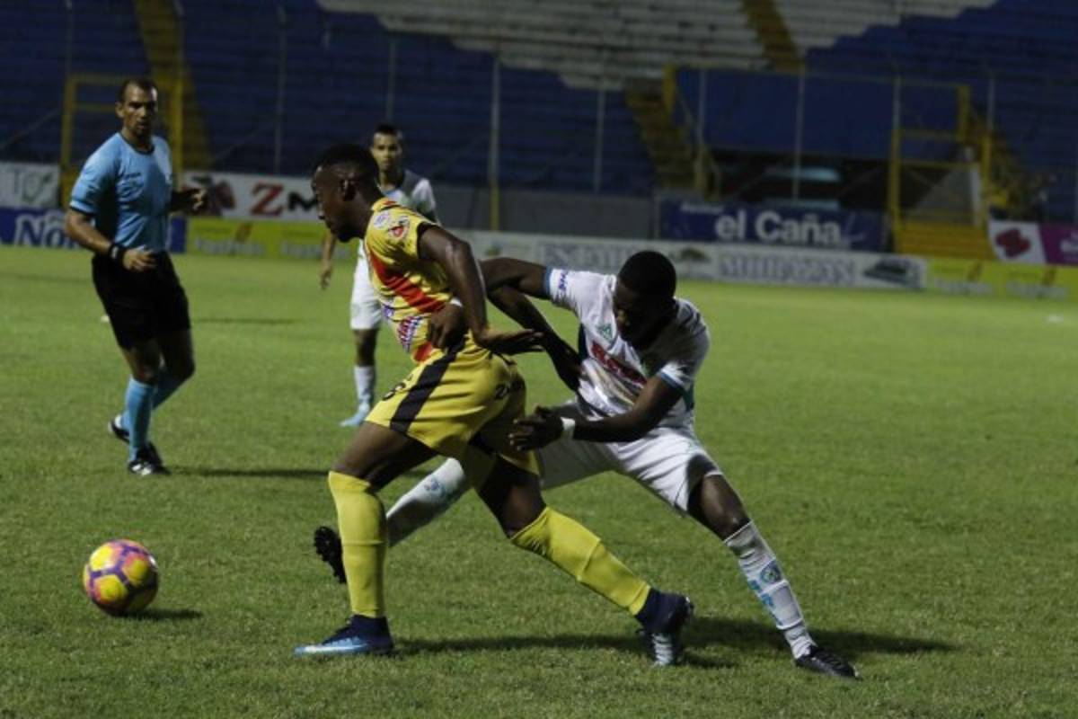 Real España por fin gana gracias a un regalo de Juticalpa