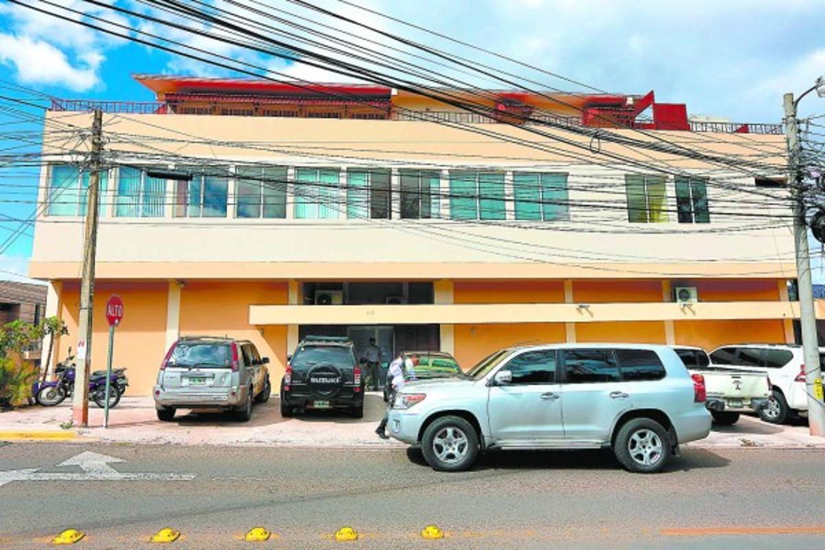 Karla Eugenia Cueva Aguilar: 'Si unos reman en una dirección y otros en otra, la barca se hunde'