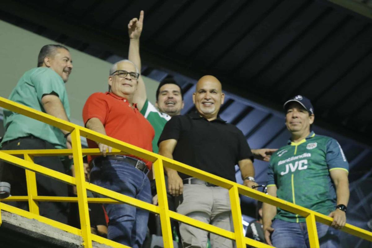 Bella periodista deslumbró, inesperado villano del Marathón vs Platense y polémica del partido