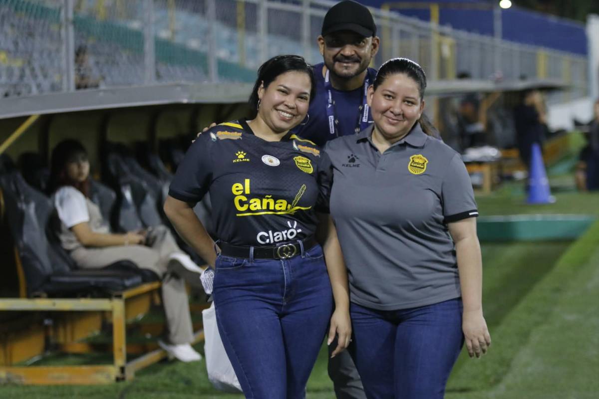 Las bellas chicas que engalanaron triangular entre Real España y Olimpia