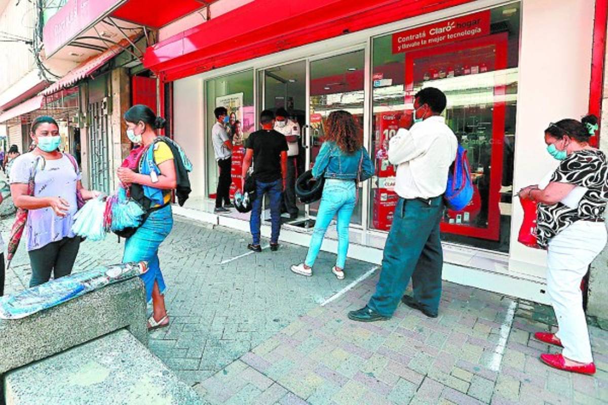 Comerciantes regresan a sus locales en el centro histórico