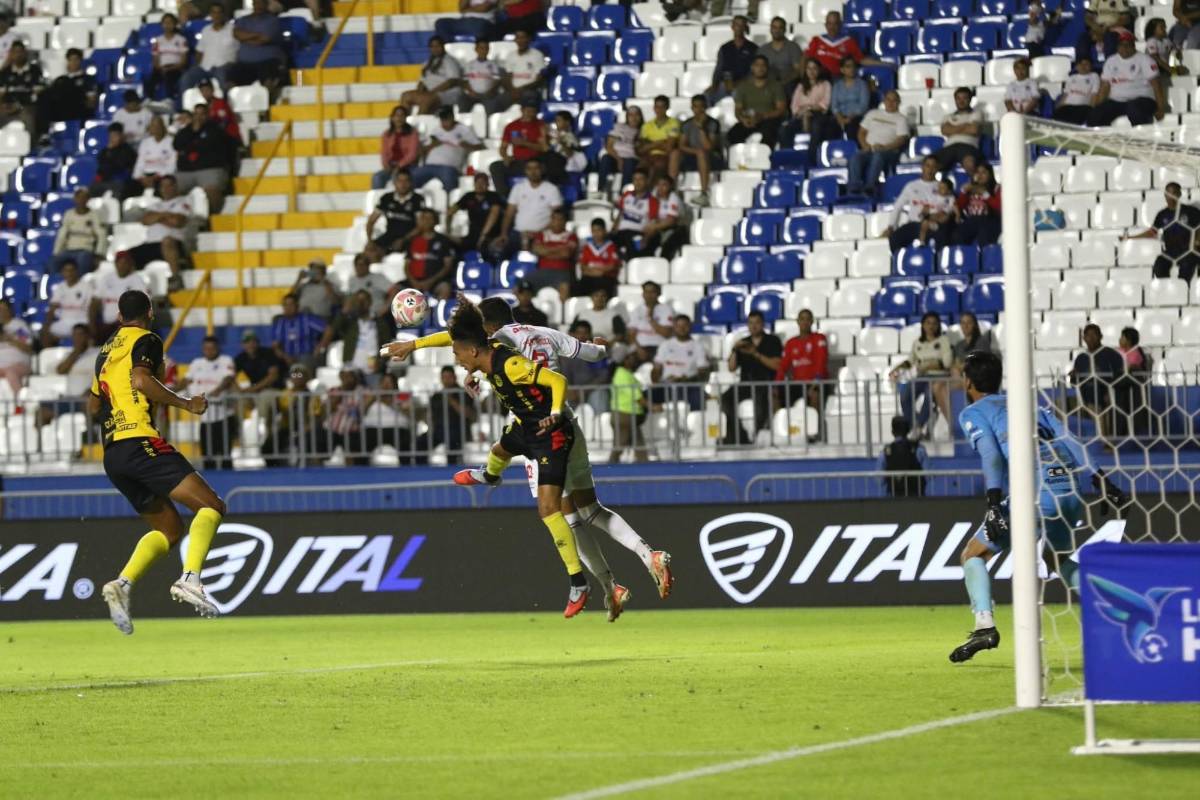 Jugador sacado en ambulancia, MVP de Olimpia y tristeza de Real España tras perder invicto