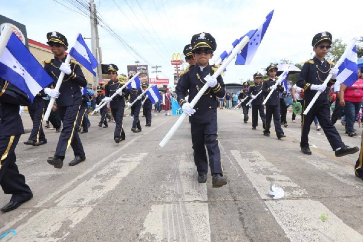 Tegucigalpa: En nueve rutas, alumnos del nivel básico mostraron su amor a la patria