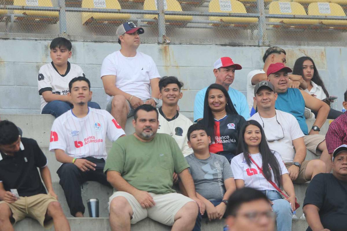 Furor en debut de Olimpia en Choluteca: Bellas chicas, nuevos fichajes y sorpresa con jugador