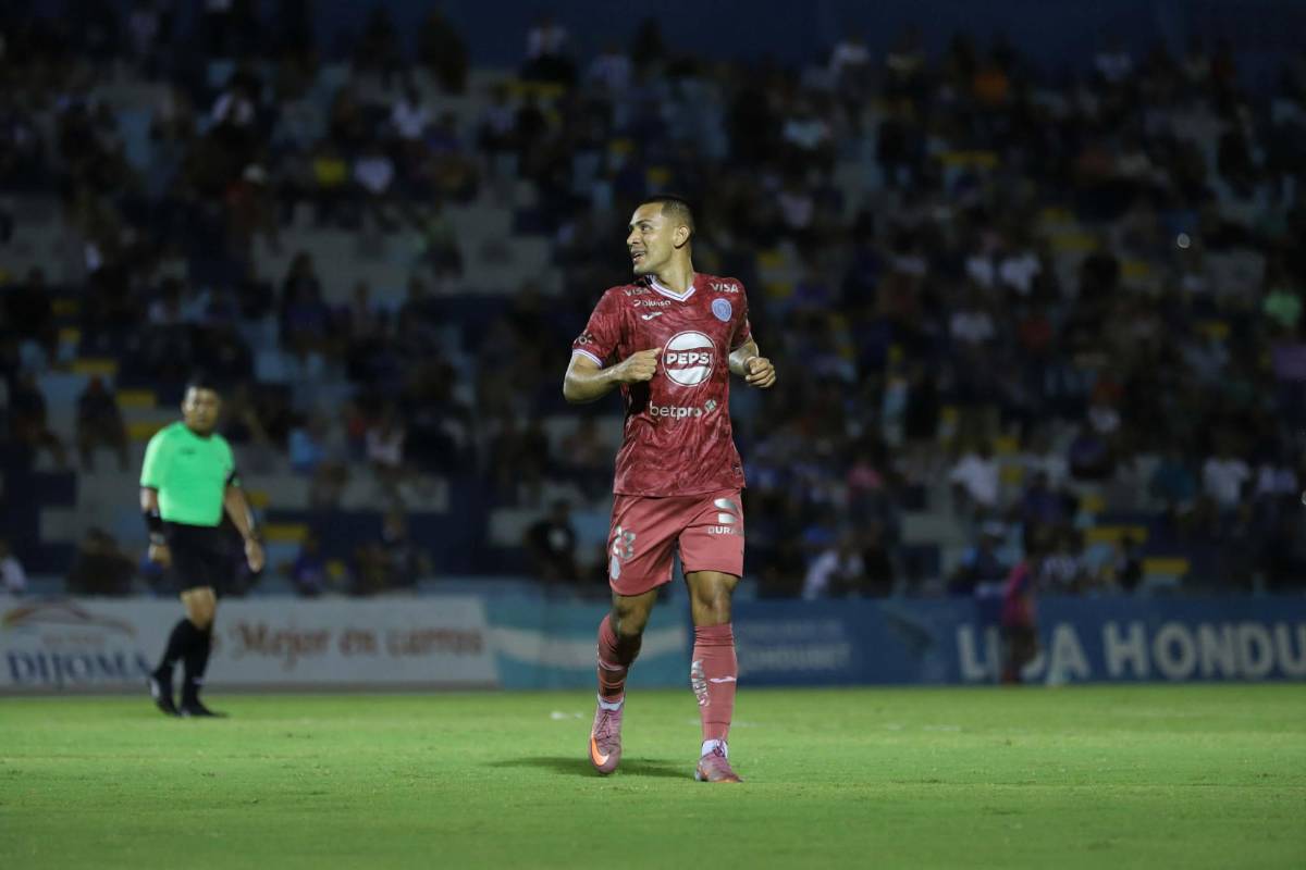 En fotos: Pelinegra deslumbra, La Ceiba se viste de gala y el show de Motagua ante Victoria