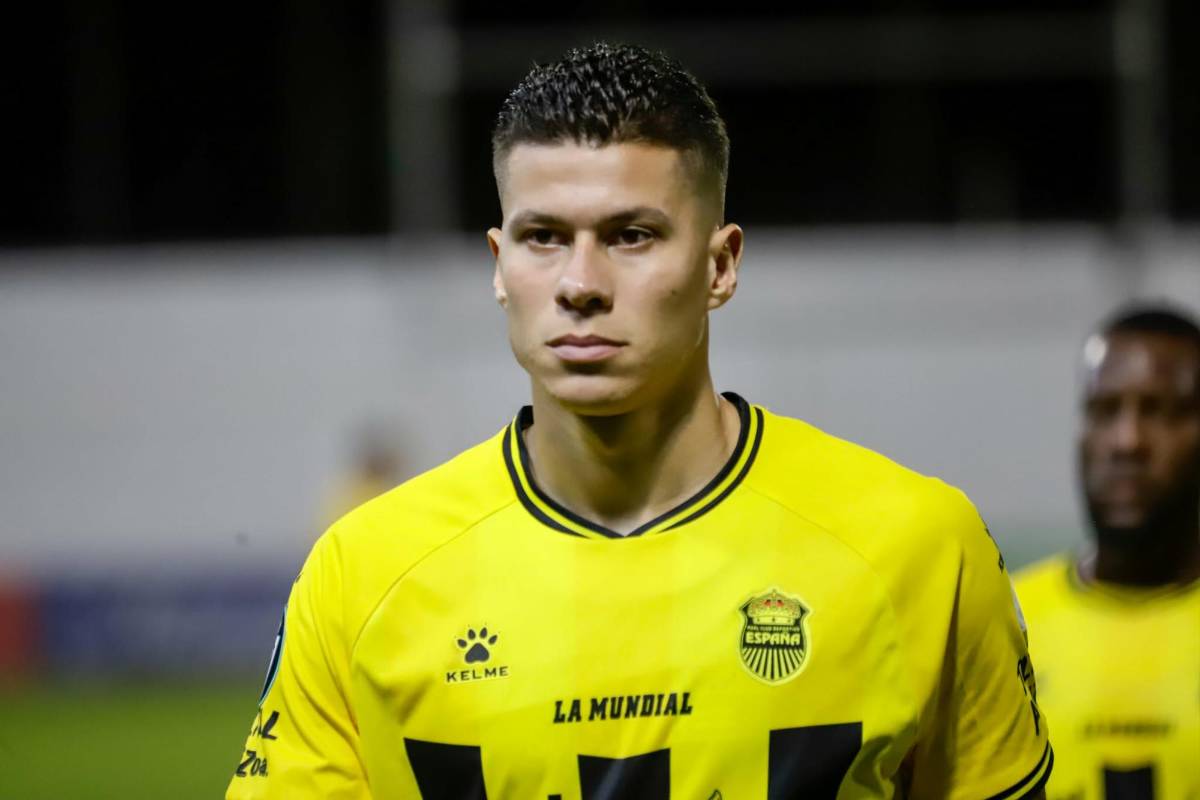 Exdirectivo de Real España fue a encarar a Jeaustin Campos en pleno partido ante LAFC