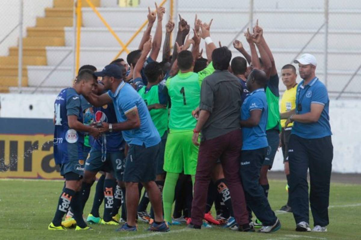 El Motagua se apunta en la cima