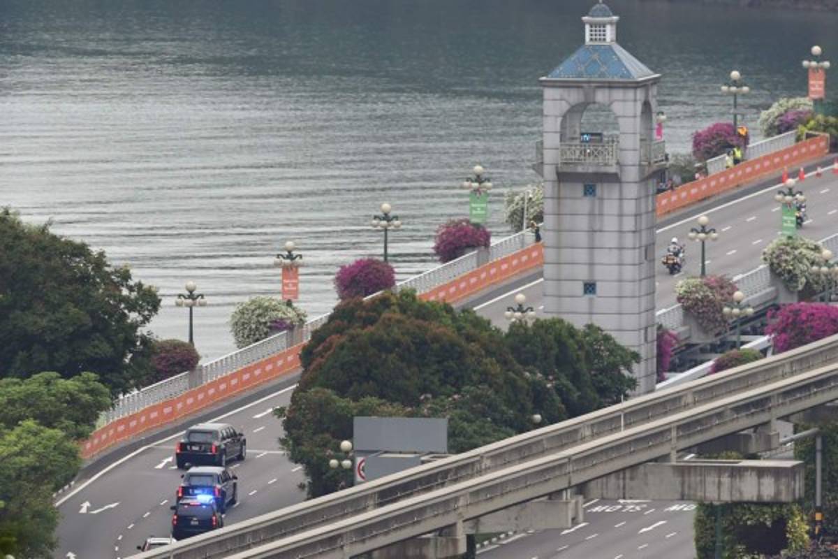 Cumbre Trump y Kim: El magnate sale de su hotel para dirigirse a histórica reunión