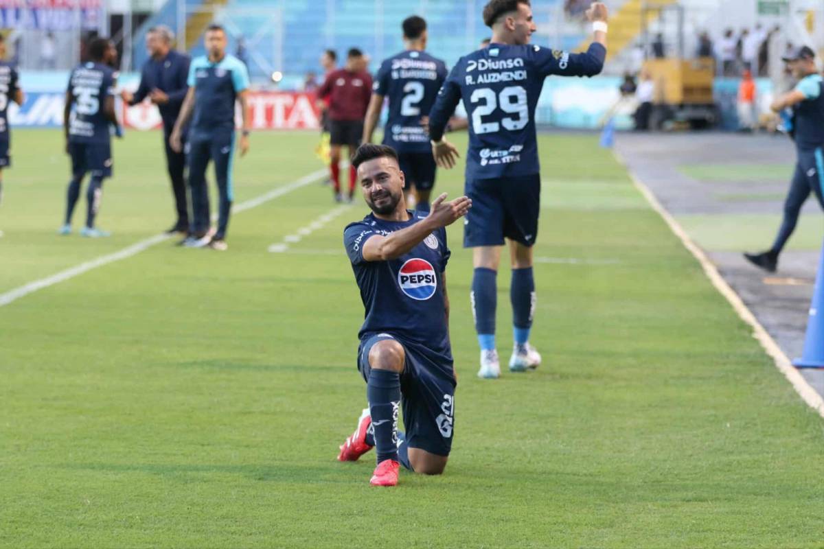 Auzmendi salió en ambulancia, fuerte pelea entre jugadores y show del Droopy en triunfo de Motagua Auzmendi salió en ambulancia, fuerte pelea entre jugadores y show del Droopy en triunfo de Motagua