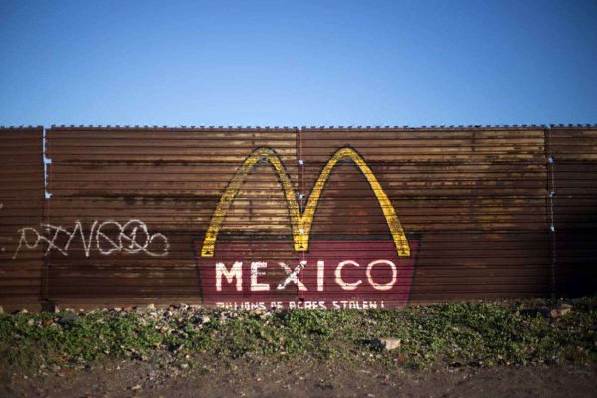 Donald Trump firmó decreto para iniciar construcción de muro en frontera con México
