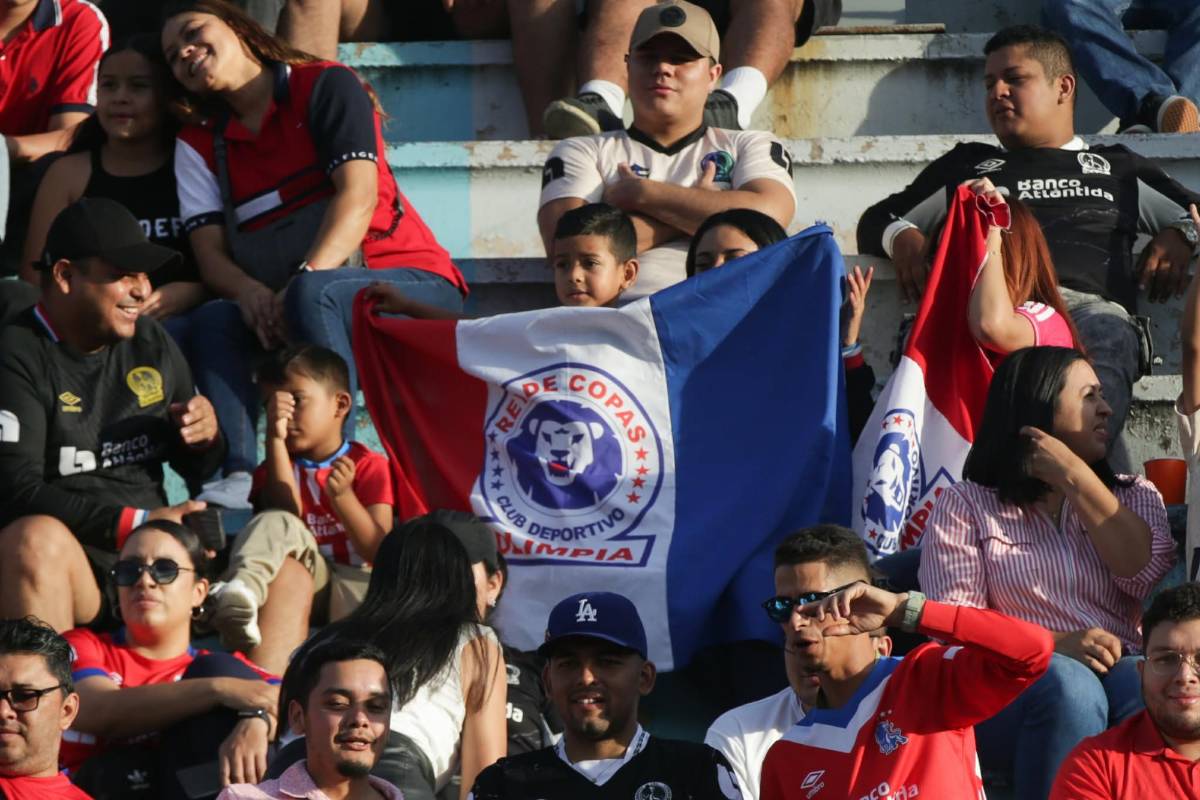 Goles, celebraciones, ambiente y jugadas: imágenes del clásico moderno