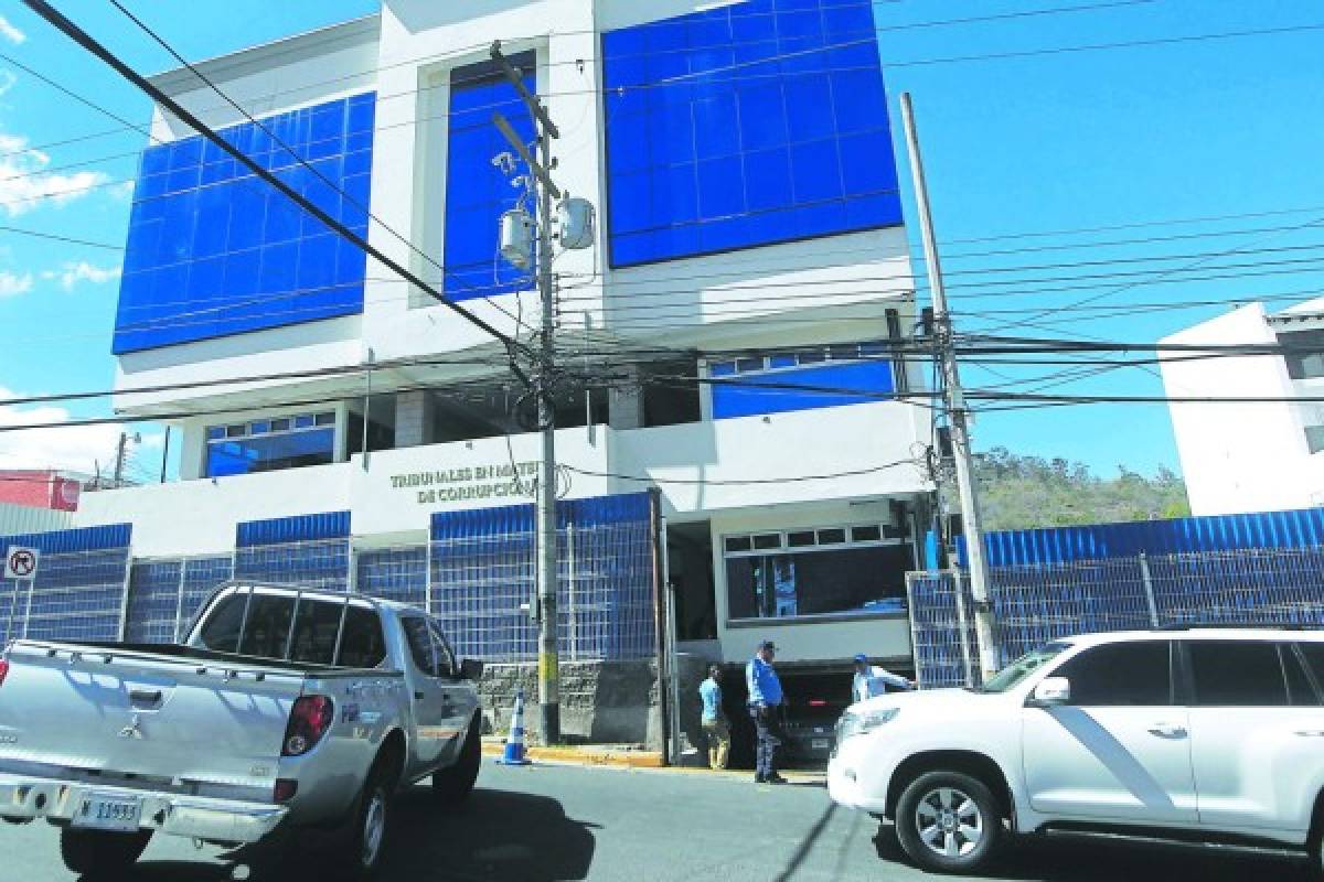Caso ex primera dama de Honduras: Testigos aseguran que se hicieron pasar por zapateros para firmar contratos falsos por L 150 mil