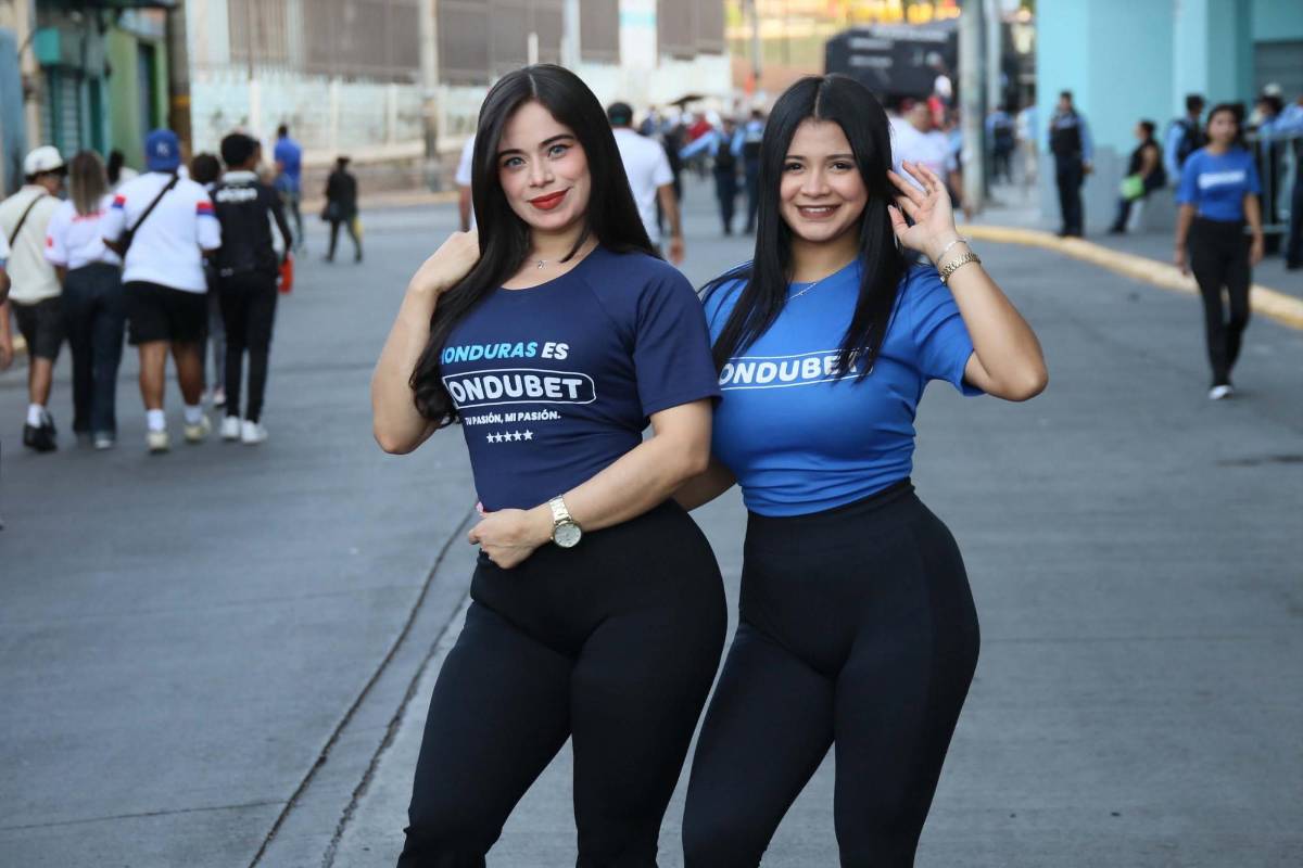 Las bellas chicas que fueron captadas en el Nacional en final de Supercopa de Honduras