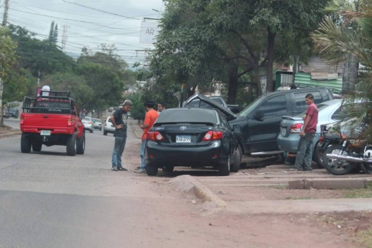 Calles de al menos 70 sectores están invadidas de vehículos averiados en la capital de Honduras
