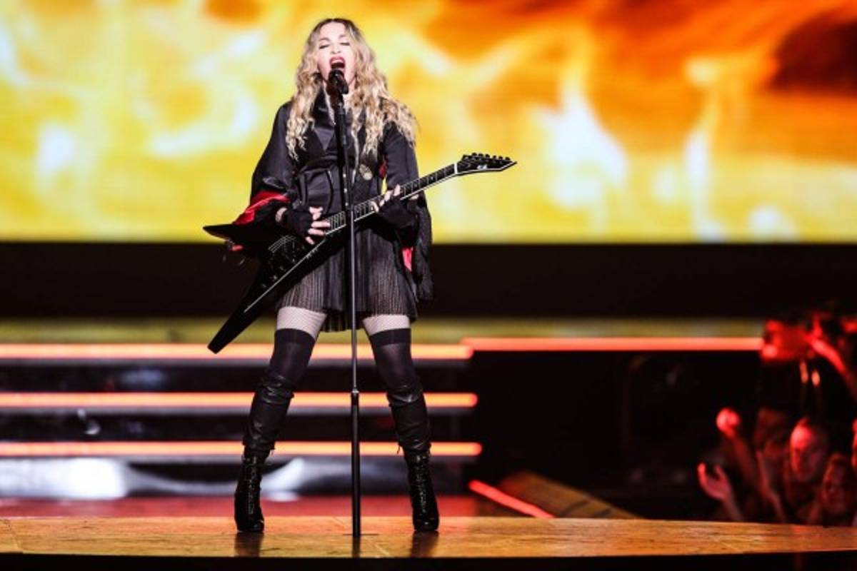 Madonna le da al Papa su 'bendición'