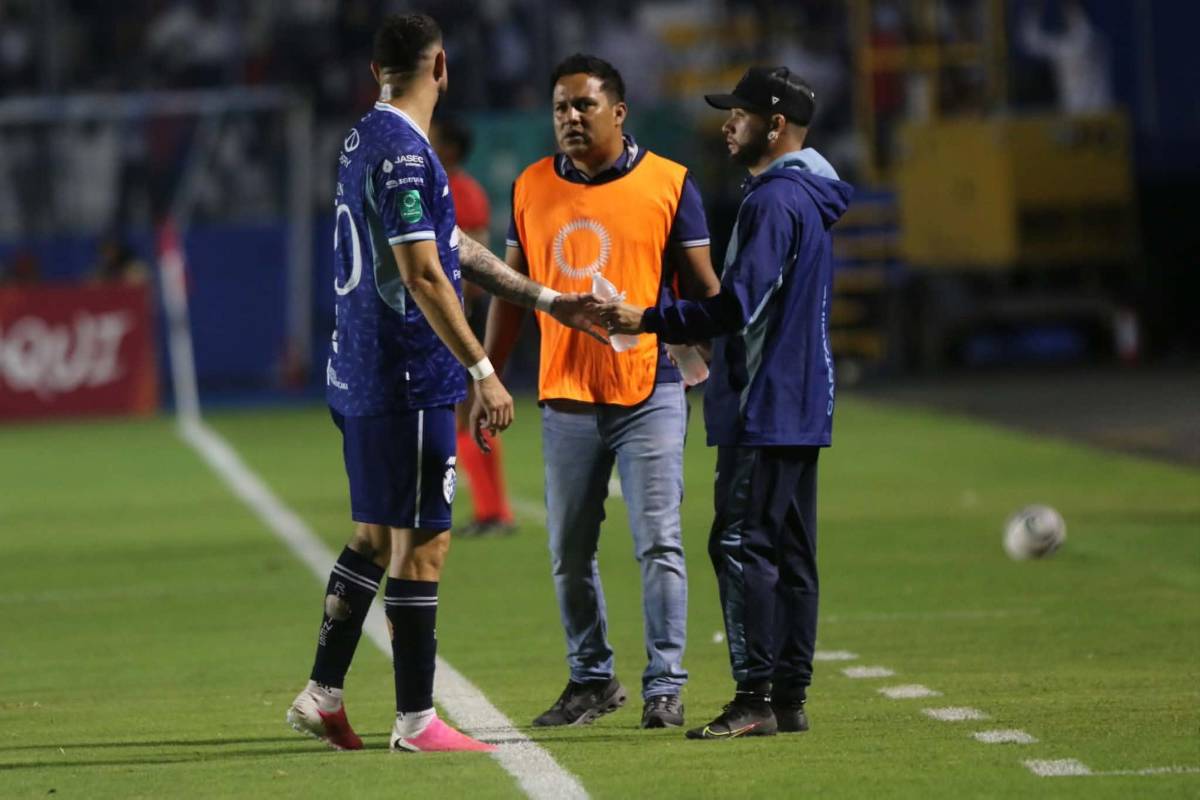 Tristeza de Olimpia, jugador de Cartaginés se burla de la Ultra, leyenda presente y villano en Concacaf