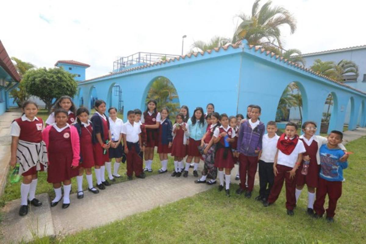 Protectores del ambiente conocen sobre el proceso de potabilización del agua