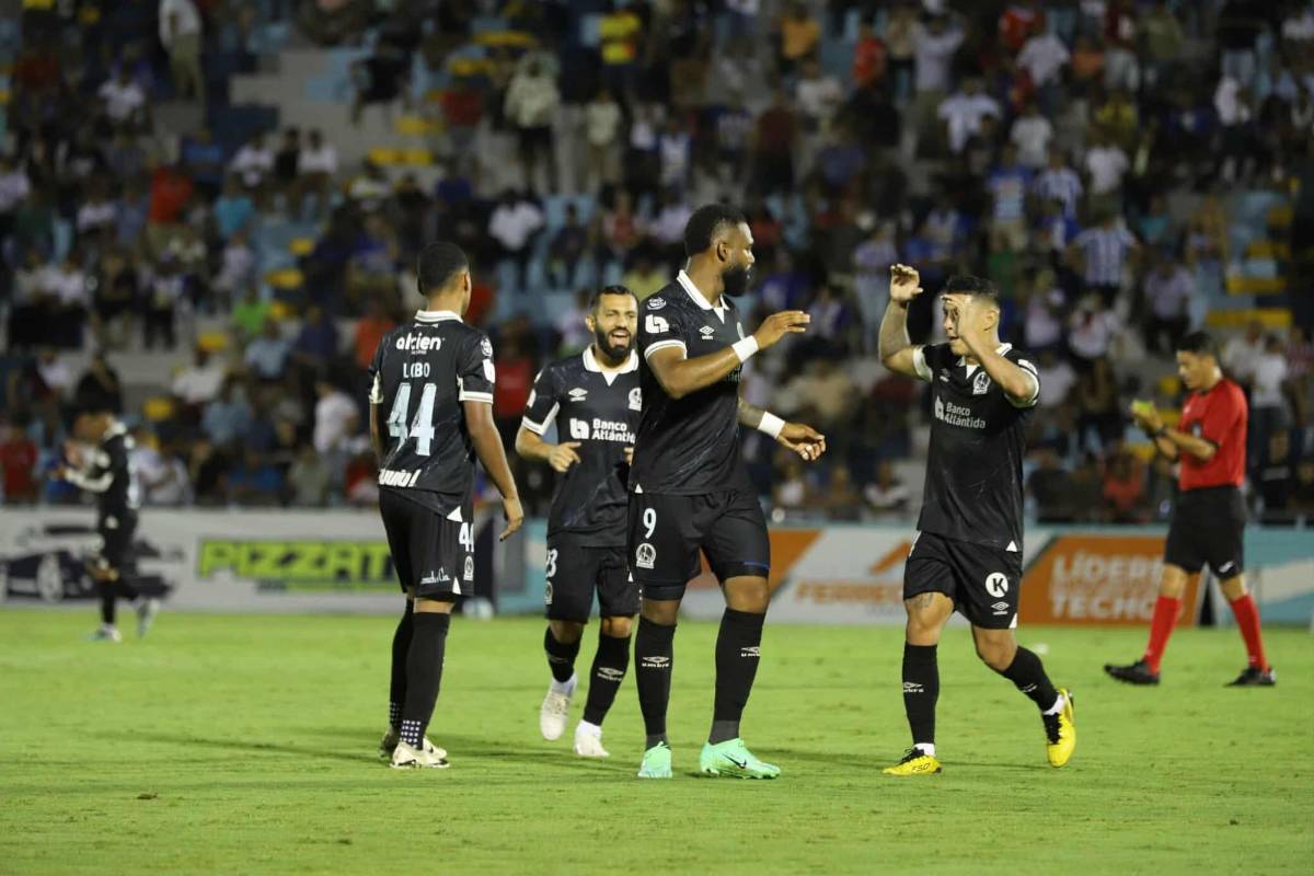 Bronca de Espinel, linda chica cautivó, show de la Ultra y épica remontada de Olimpia vs Victoria