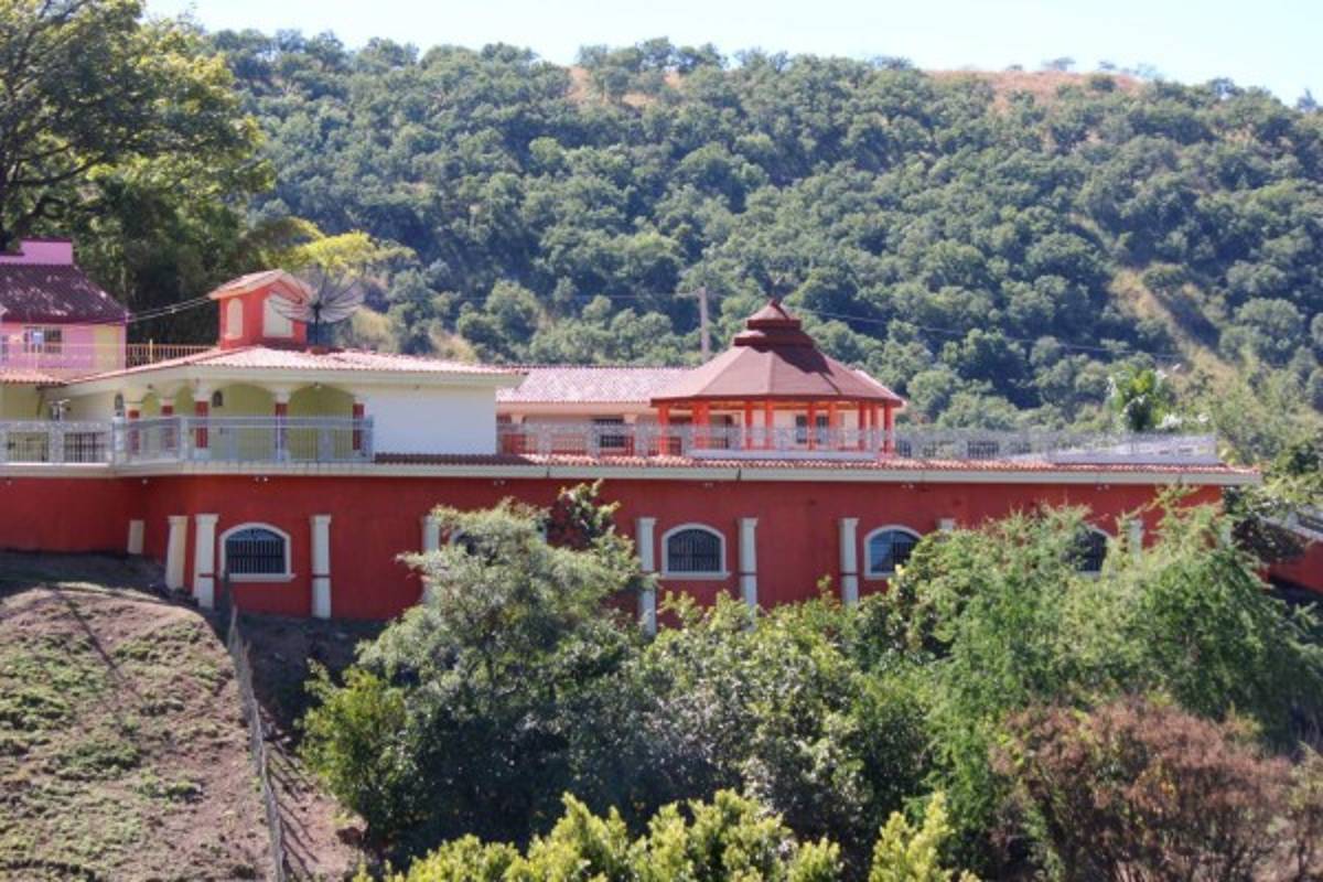 Delincuentes se meten a robar a la casa de la mamá del 'Chapo” Guzmán