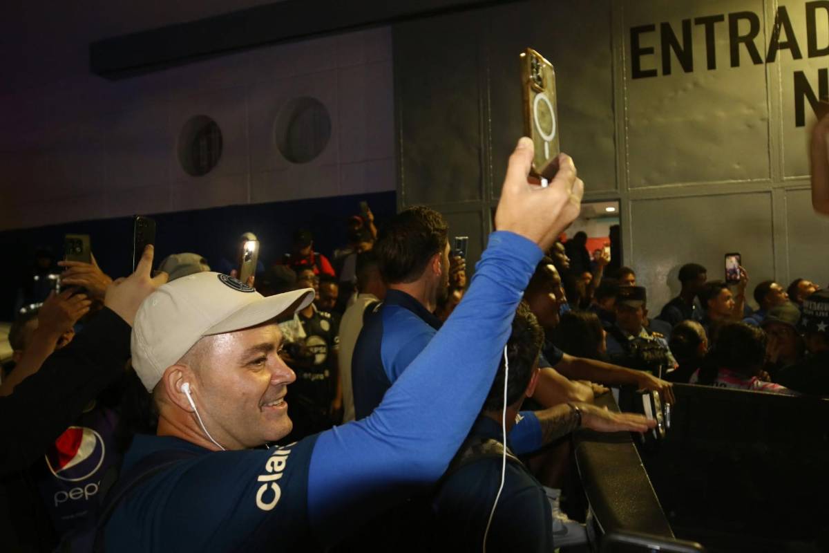 La Revo sorprende a Motagua y el DT Javier López enloquece: Furor de Copa Centroamericana
