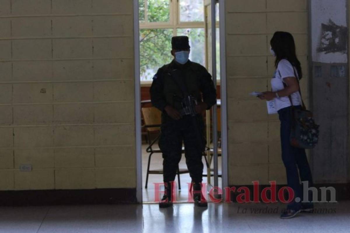 Las 20 imágenes que dejó la jornada electoral en la capital