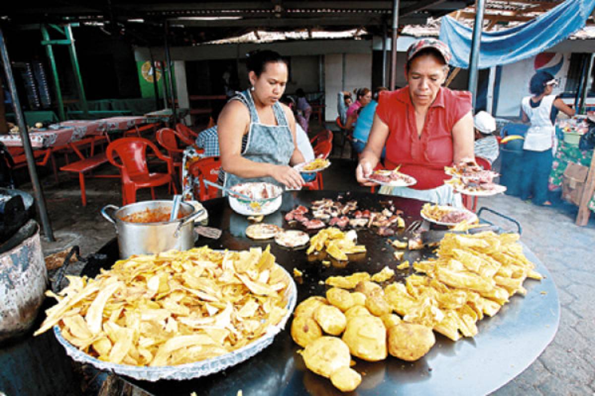 Devoción y fervor para saludar a Virgen Morena