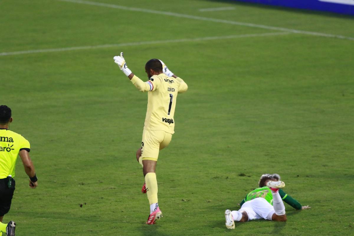 Novia de jugador captada, sorpresa con Wilmer Velásquez y villano de Olimpia ante Marathón