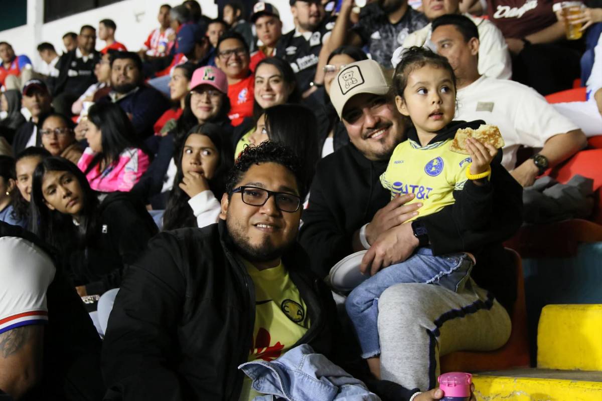 Gran ambiente en el Nacional para partido entre Olimpia y América por Concachampions