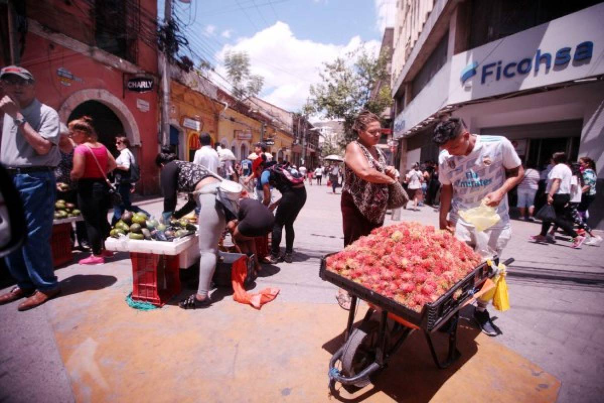 Policía Municipal se retira de la peatonal para evitar conflicto